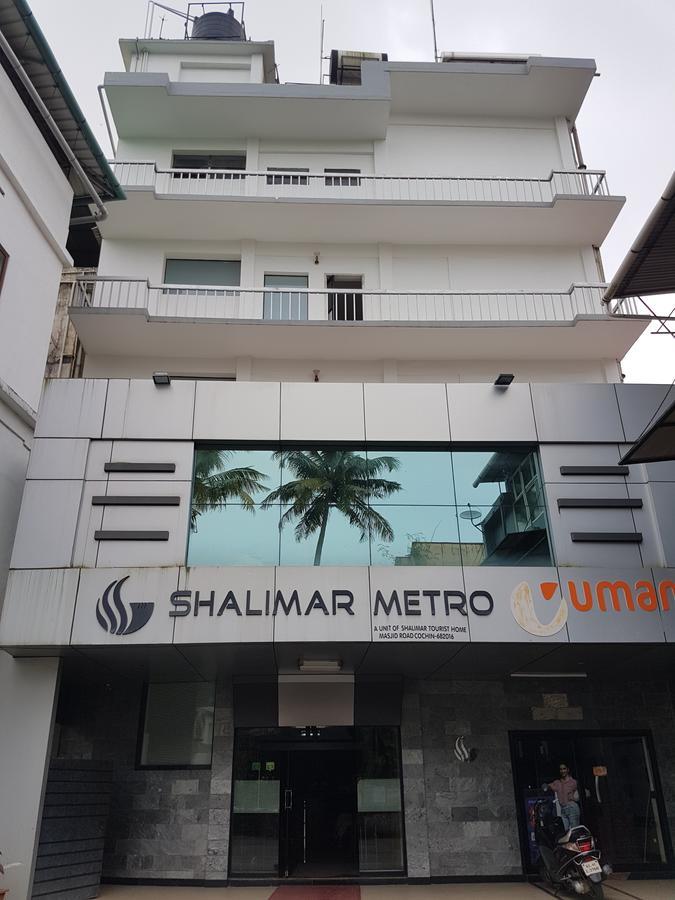ホテル シャリマー メトロ Kochi エクステリア 写真